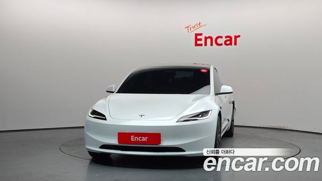 Tesla Model 3 2024