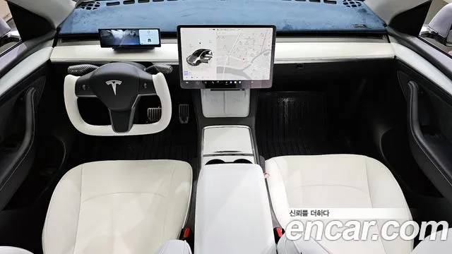Tesla Model Y 2024