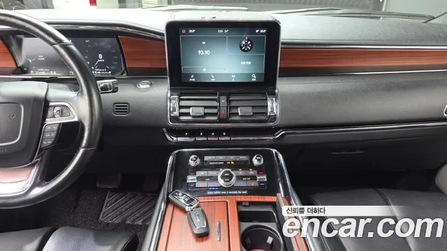 Lincoln Navigator 2021