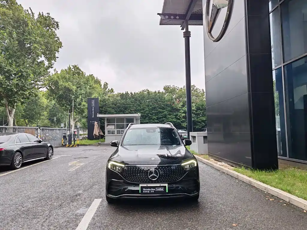 Mercedes-Benz EQB 2026