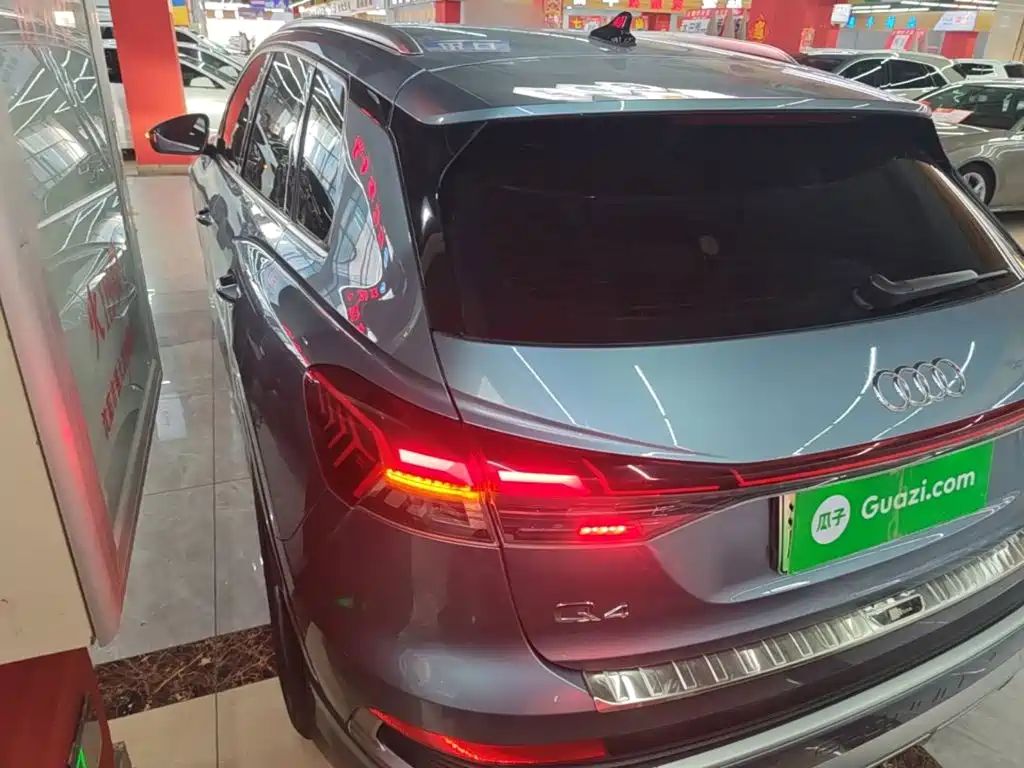 Audi Q4 e-tron 2023