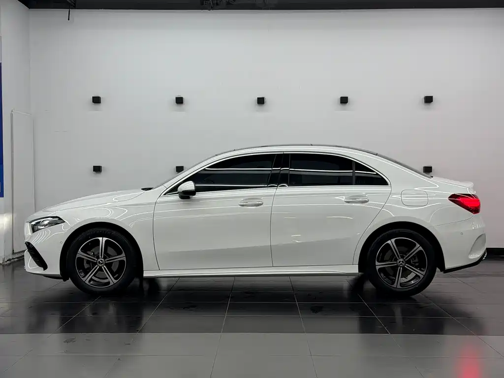 Mercedes-Benz A-Класс 2023