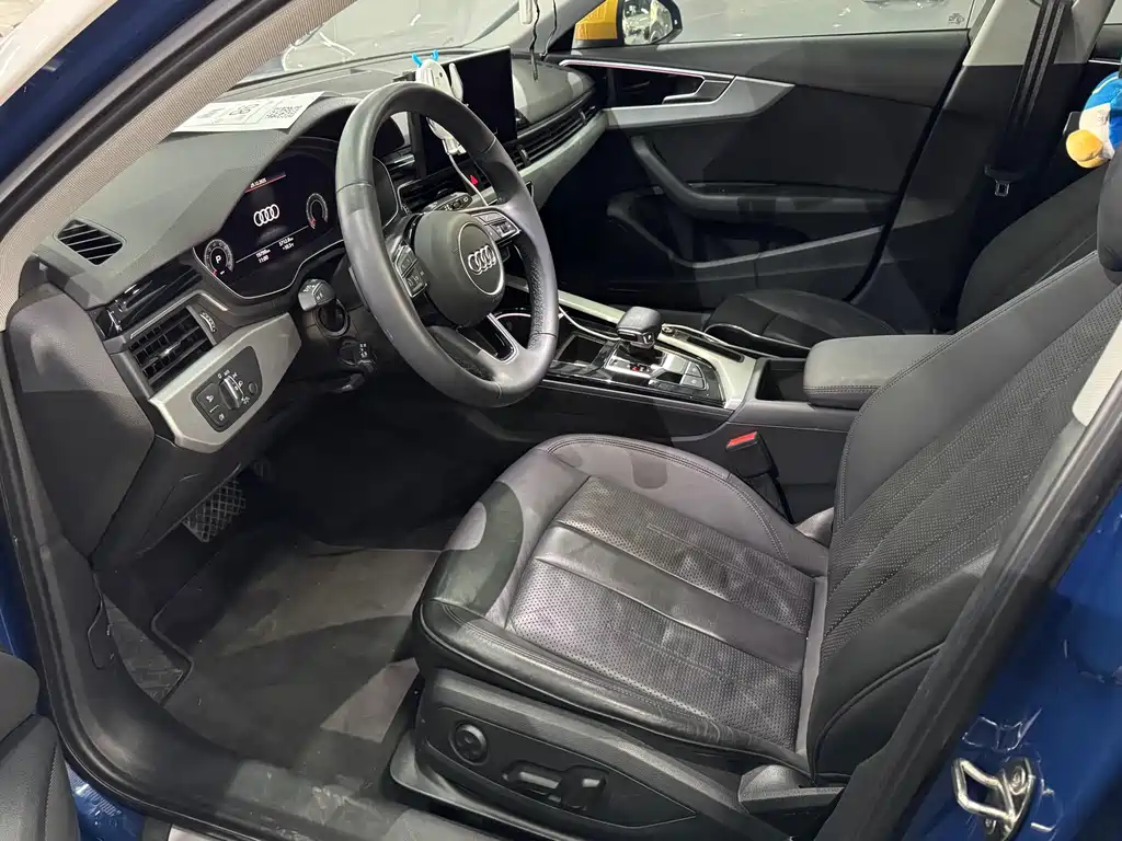 Audi A4 2023