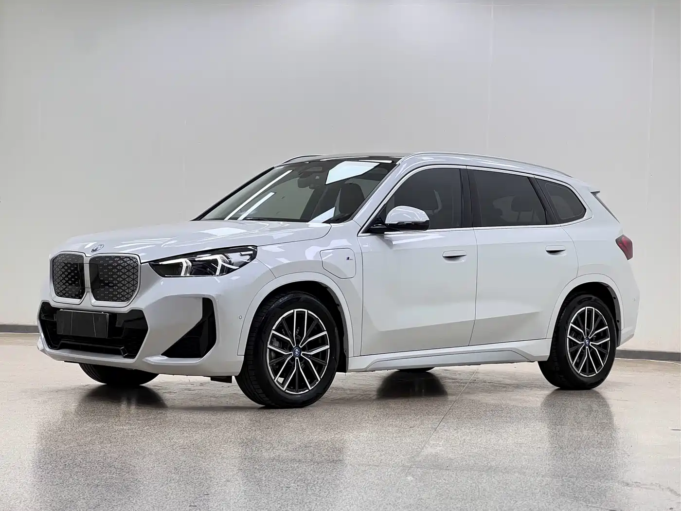 BMW iX1 2024