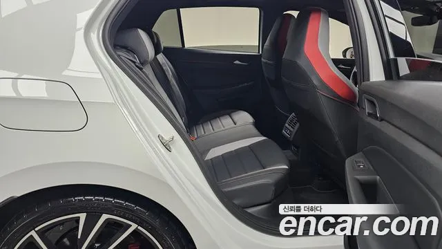 Volkswagen Golf 2024