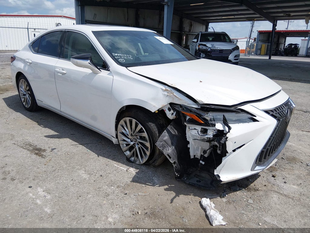 Lexus ES 2022