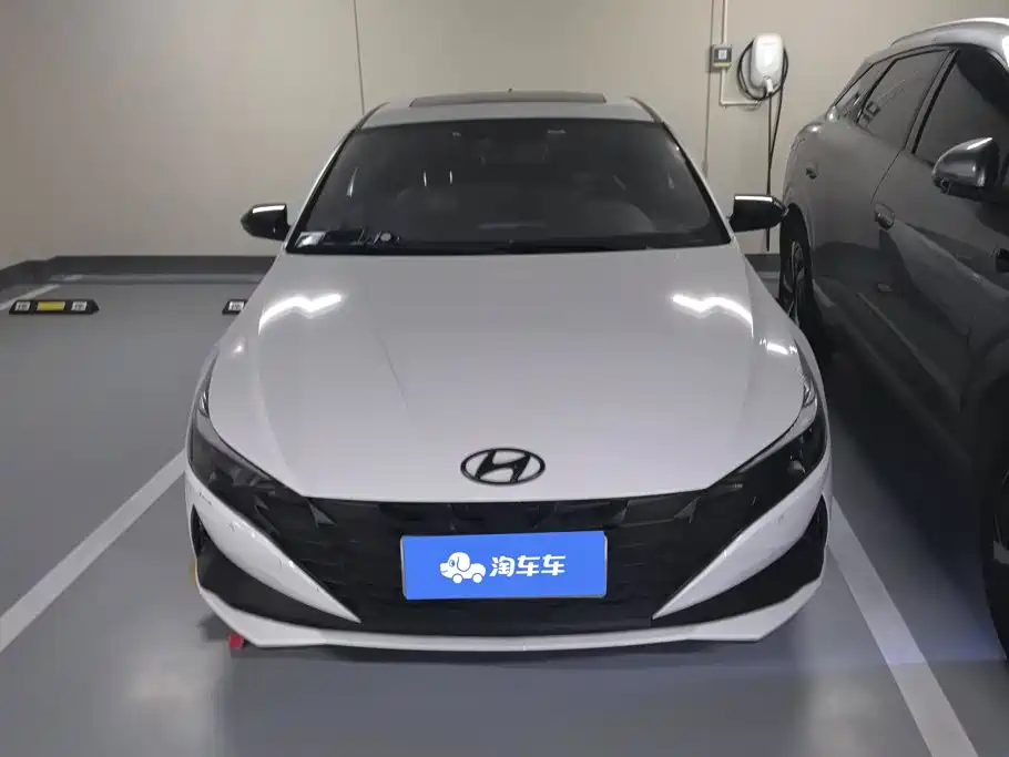Hyundai Elantra 2022