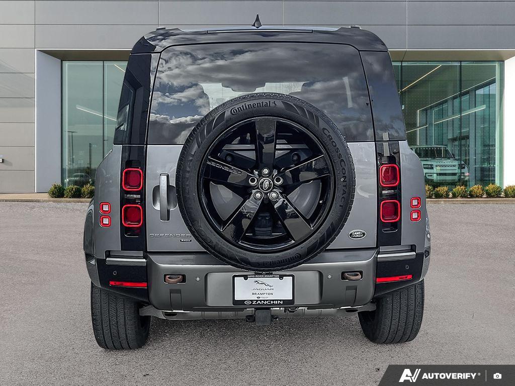 Land Rover Defender 2023