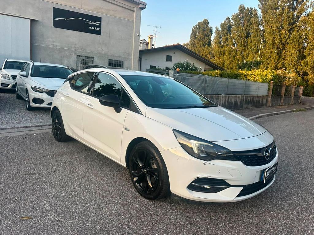 Opel Astra 2021