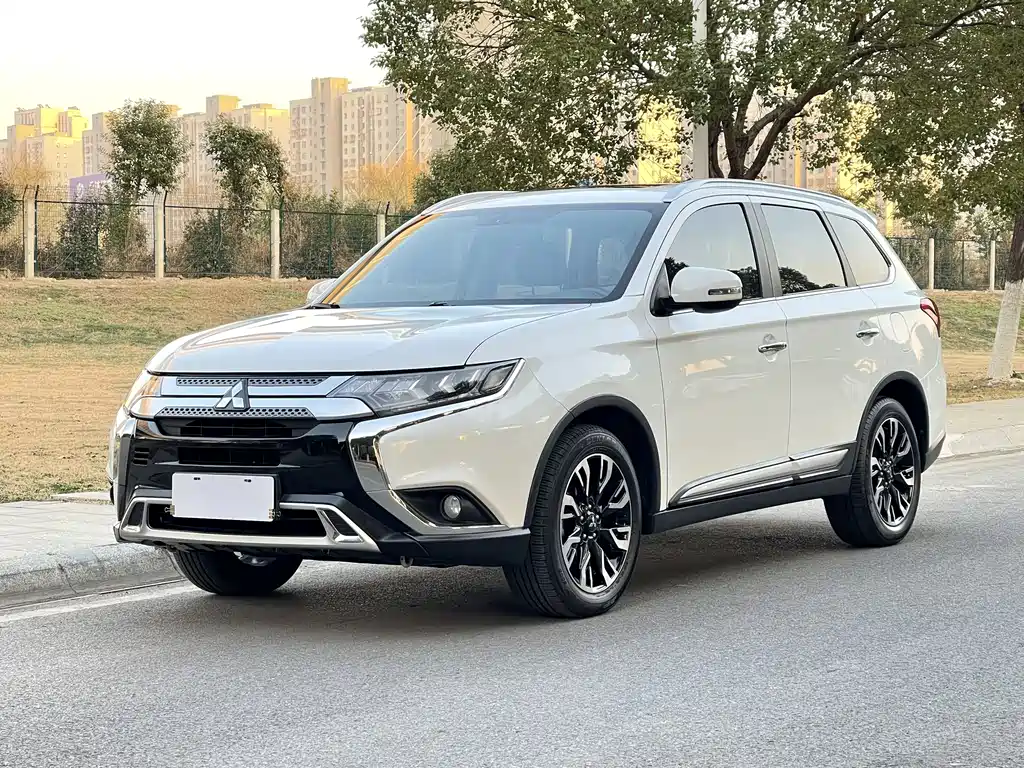 Mitsubishi Outlander 2020
