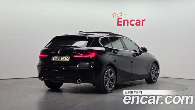 BMW 1 серии 2022
