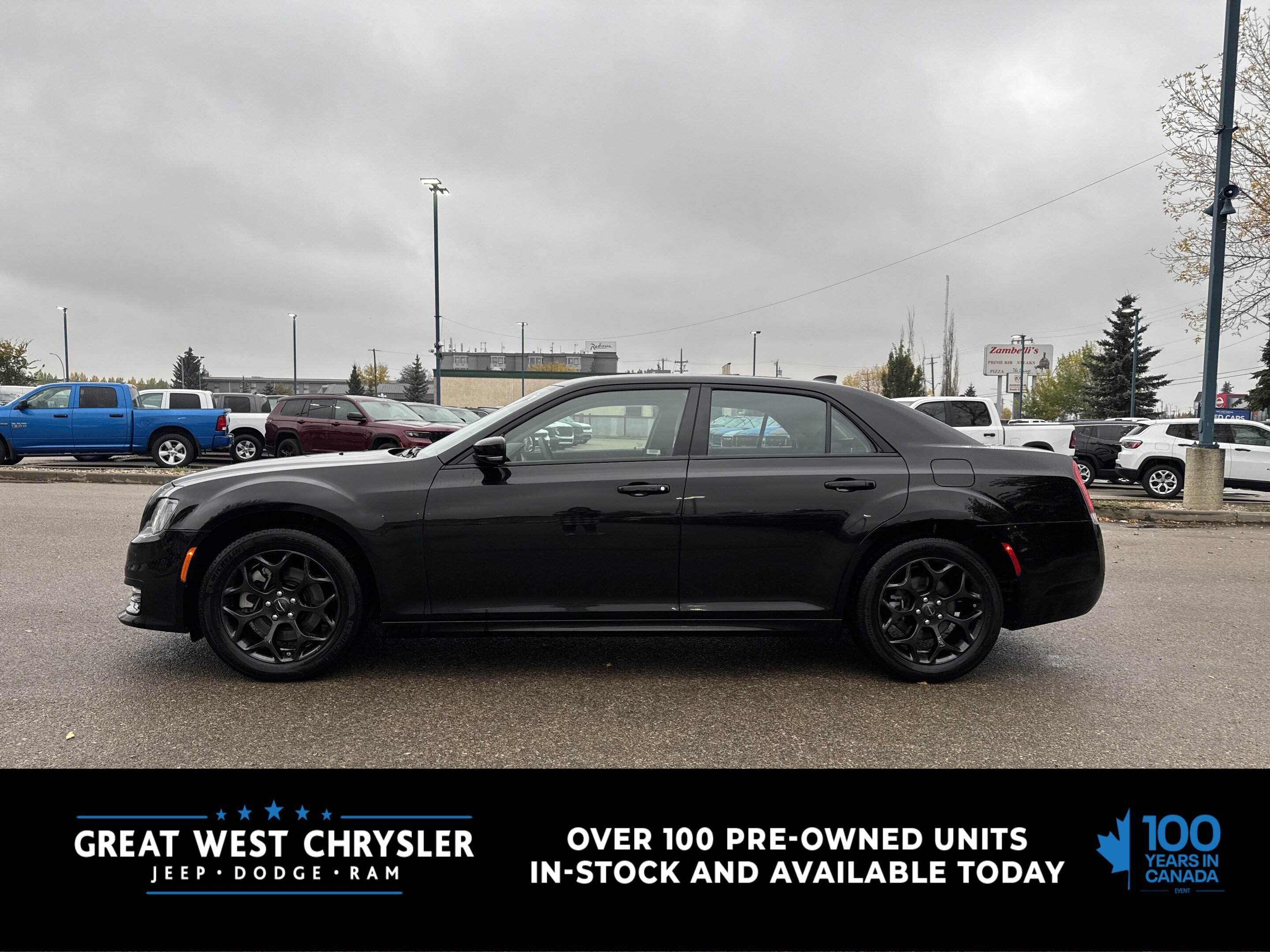 Chrysler 300 2023