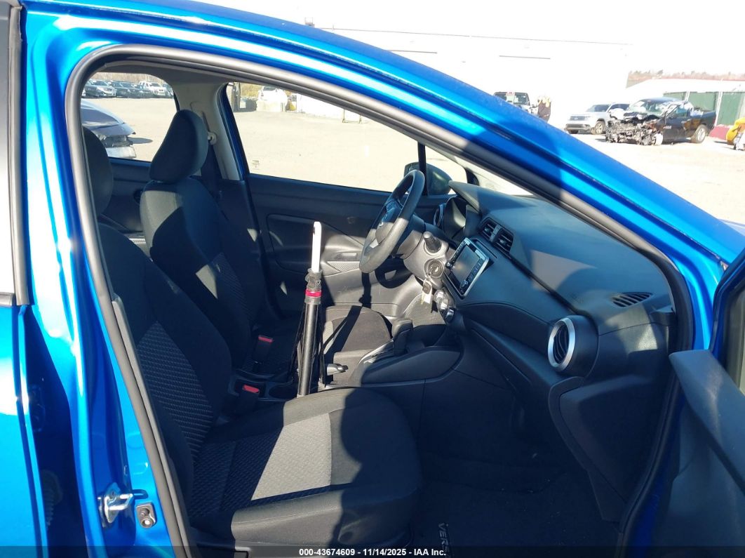 Nissan Versa 2024