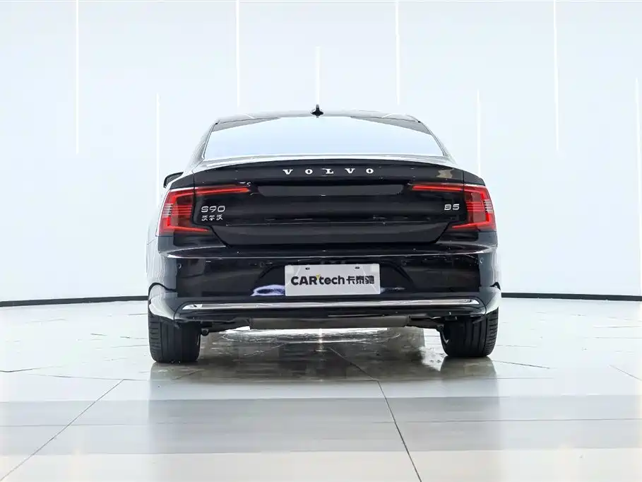 Volvo S90 2024