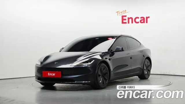 Tesla Model 3 2024