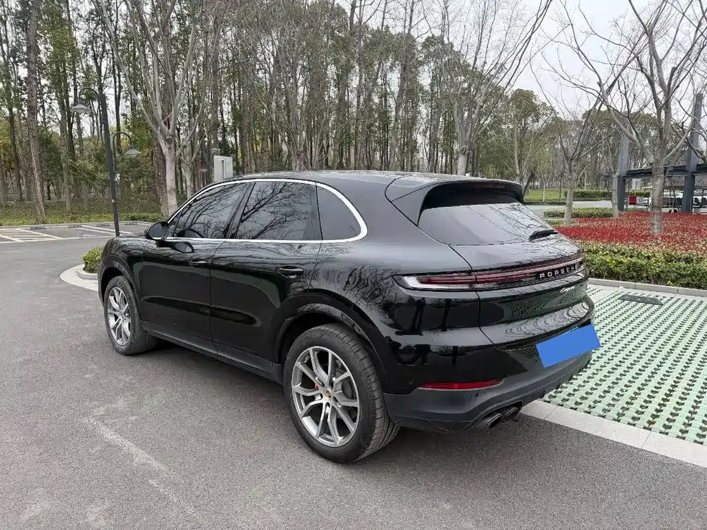 Porsche Cayenne 2024