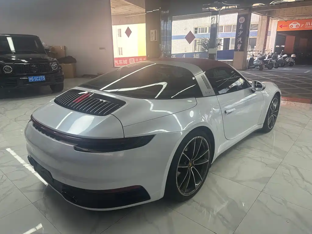 Porsche 911 2021