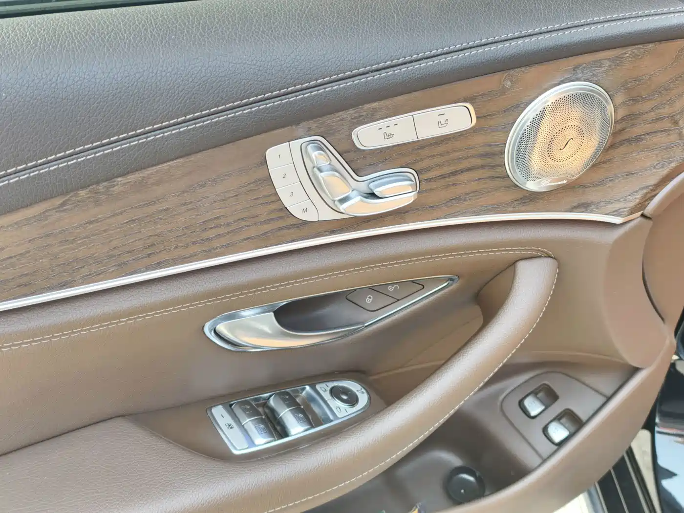 Mercedes-Benz E-Класс 2023