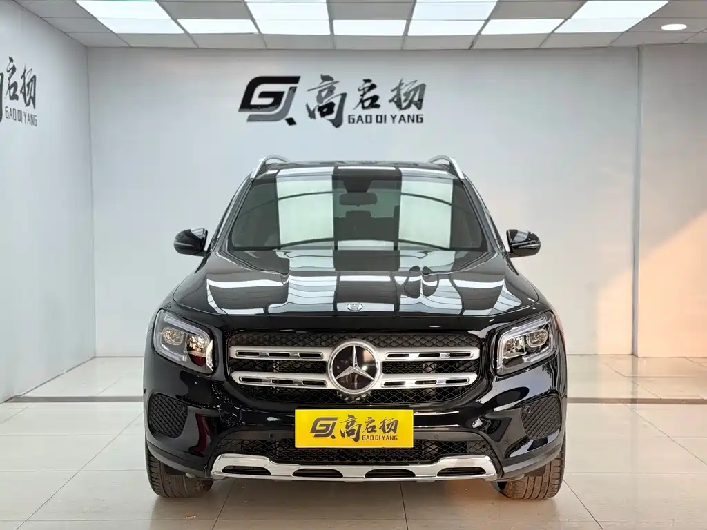 Mercedes-Benz GLB 2023