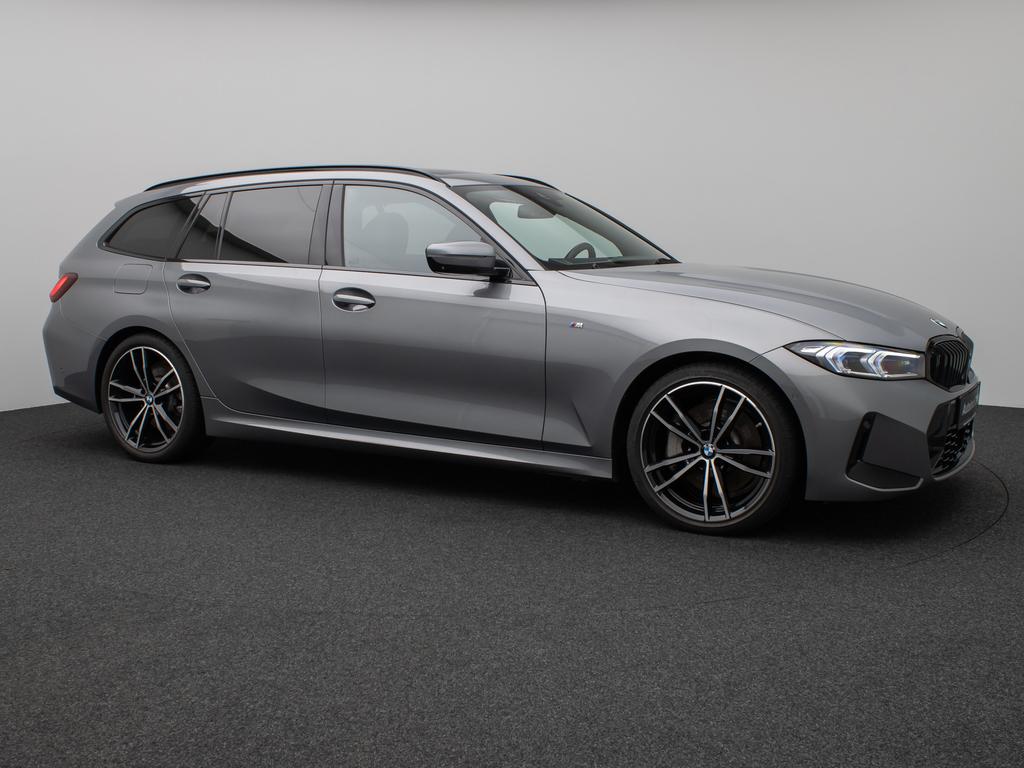 BMW 330 2023