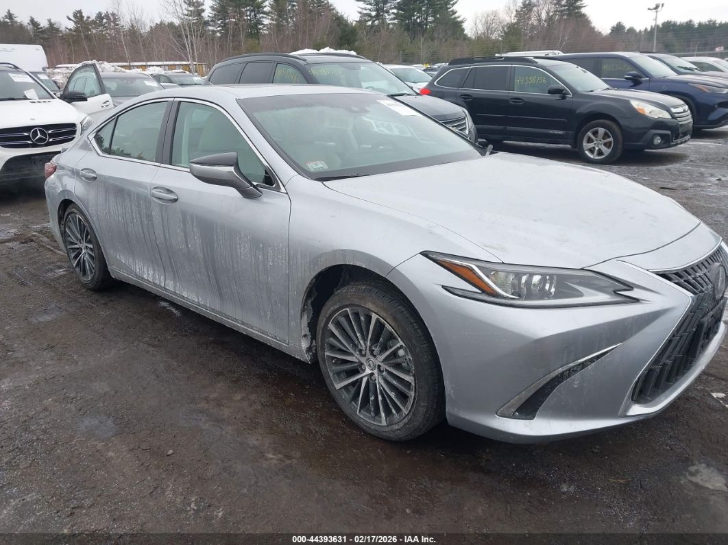 Lexus ES 2025
