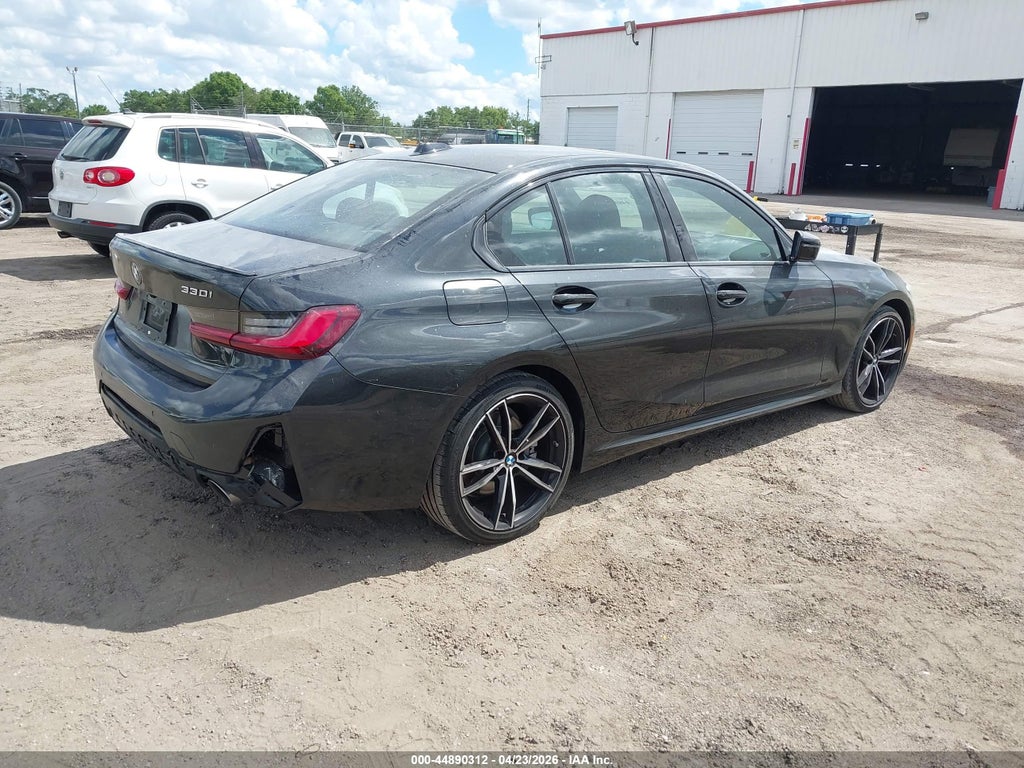 BMW 330 2024