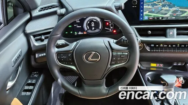 Lexus UX 2023