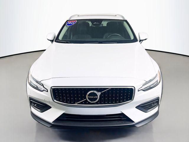 Volvo V60 Cross Country 2023