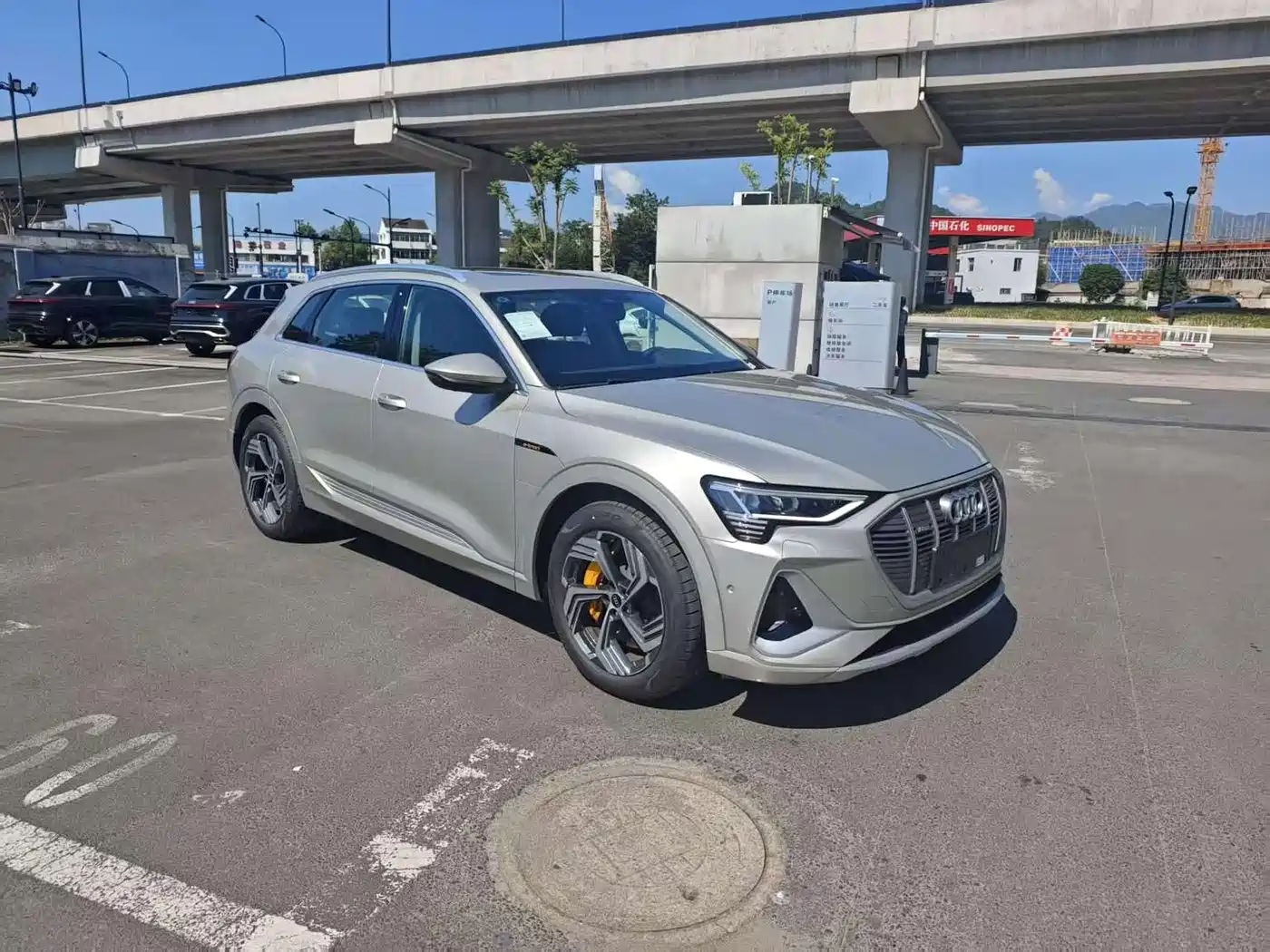 Audi e-tron 2025