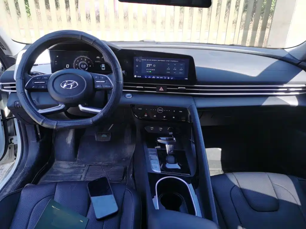 Hyundai Elantra 2022