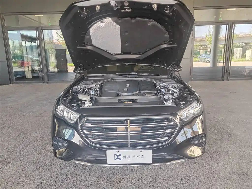 Mercedes-Benz E-Класс 2025