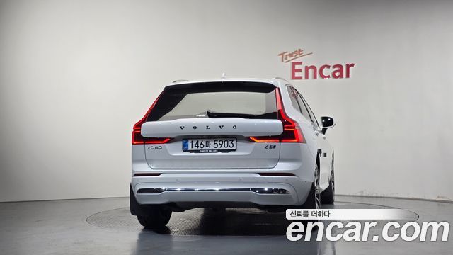 Volvo XC60 2025