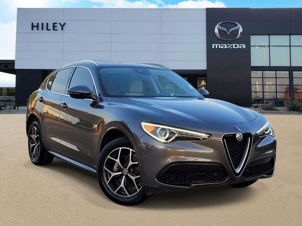 Alfa Romeo Stelvio 2021