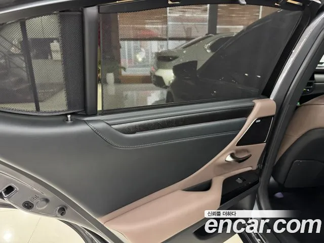 Lexus ES 2024