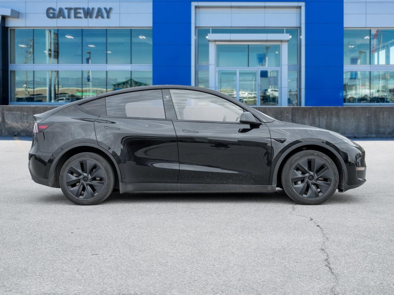 Tesla Model Y 2025