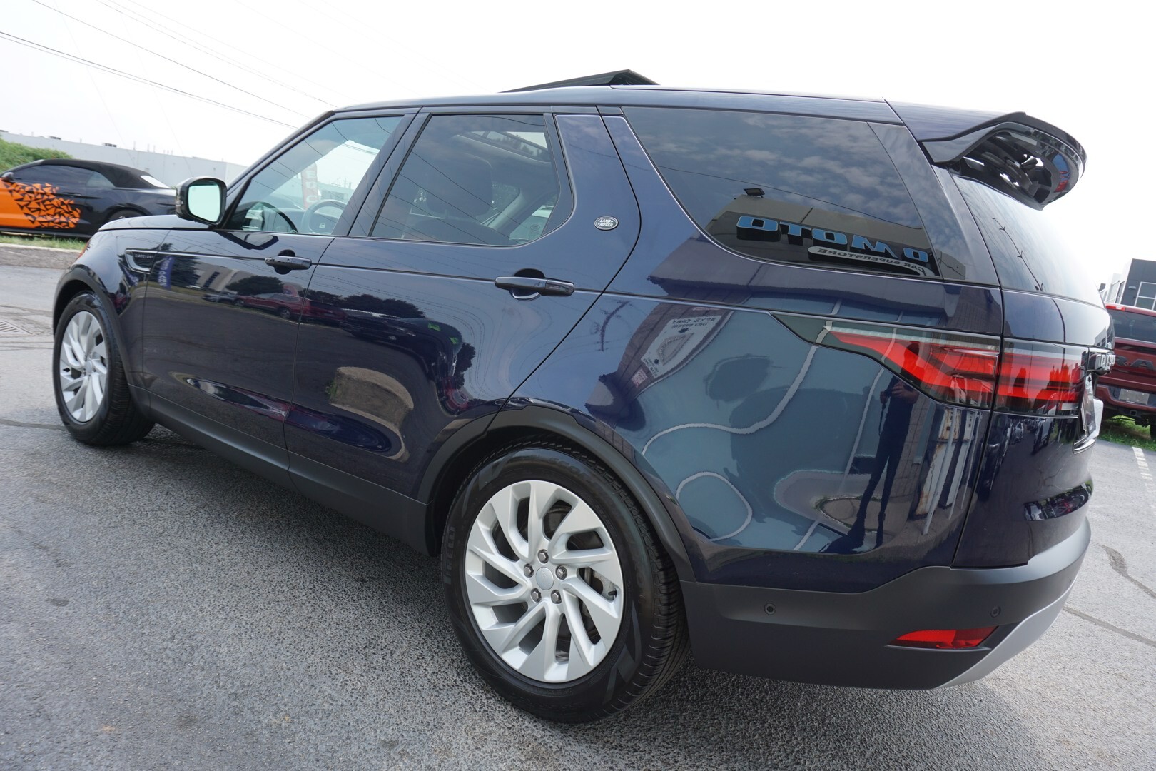 Land Rover Discovery 2023