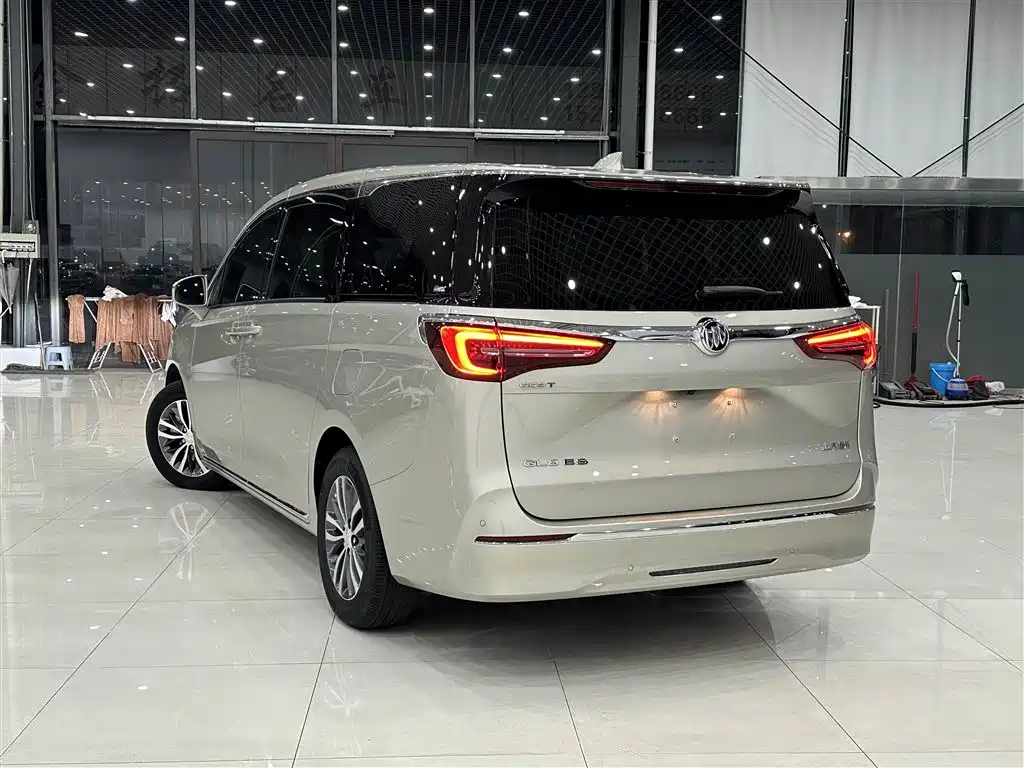 Buick GL8 2023