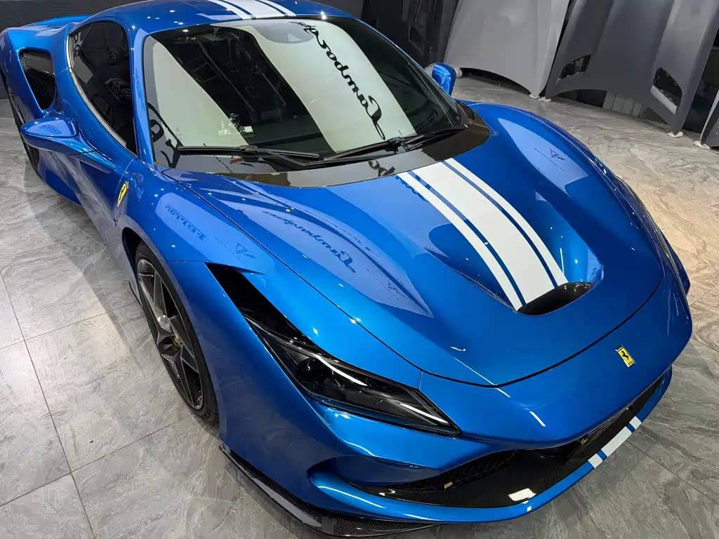 Ferrari F8 2020