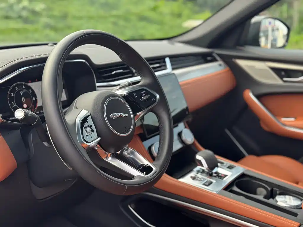 Jaguar F-Pace 2024