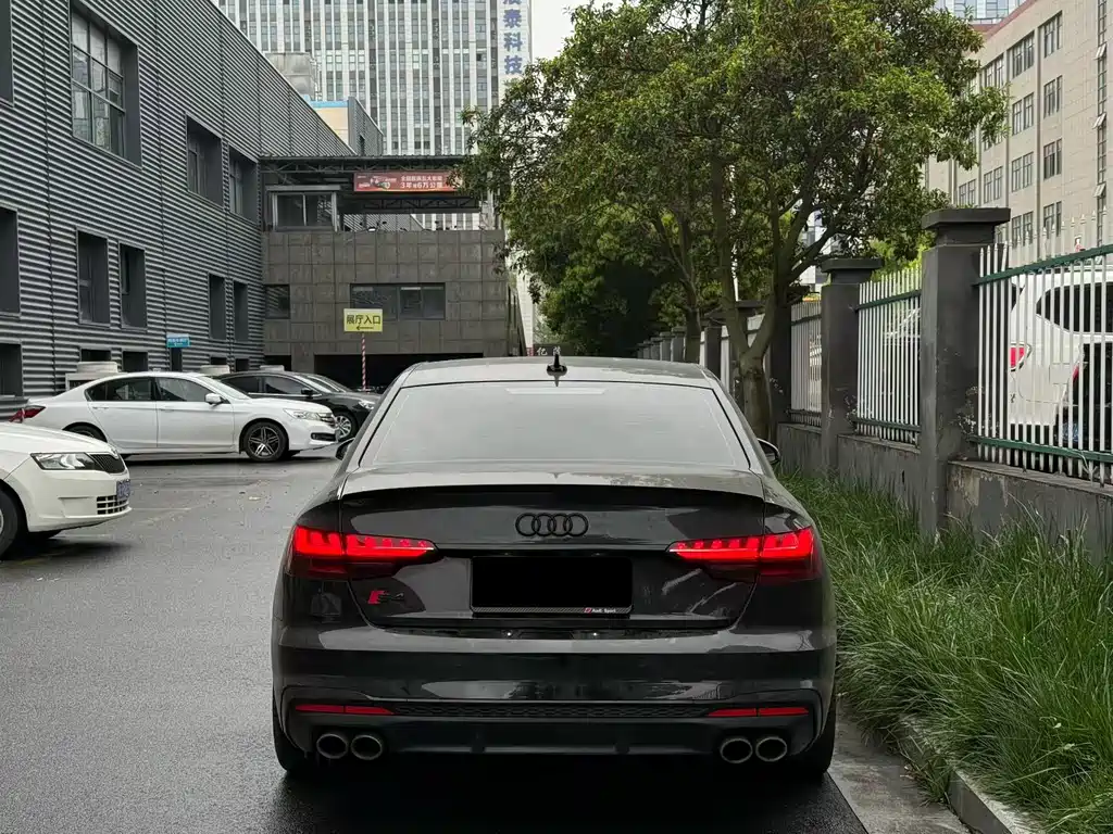 Audi S4 2023