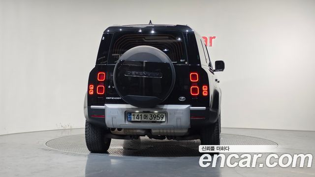 Land Rover Defender 2021