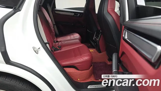 Porsche Cayenne 2022