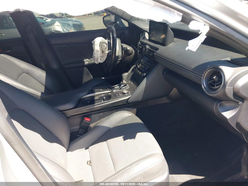 Lexus IS 300 2024