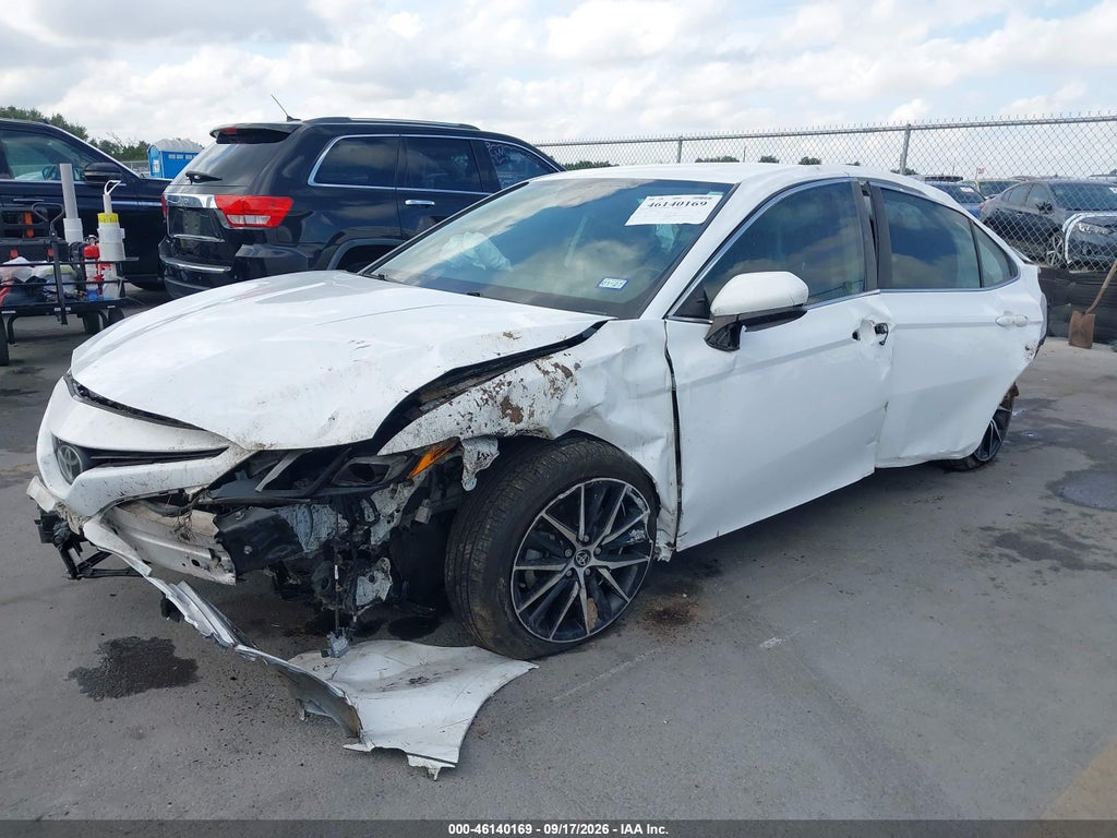 Toyota Camry 2021