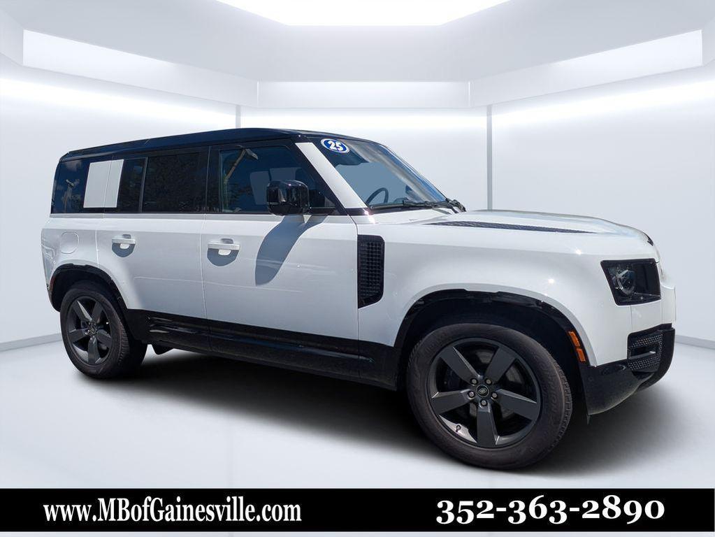 Land Rover Defender 2025