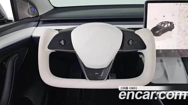 Tesla Model Y 2024