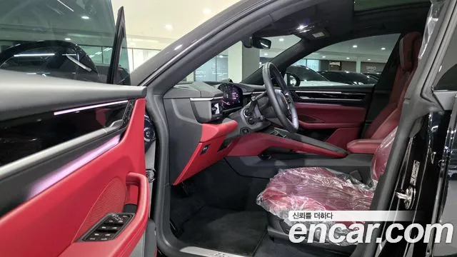 Porsche Macan 2025