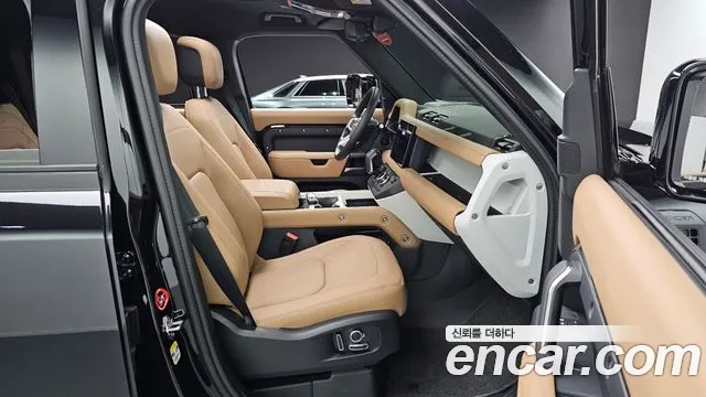 Land Rover Defender 2025