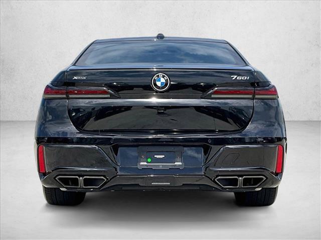 BMW 760 2023