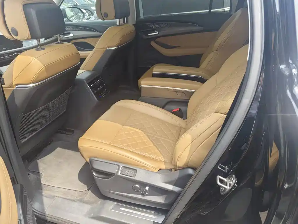 Audi Q6 2024